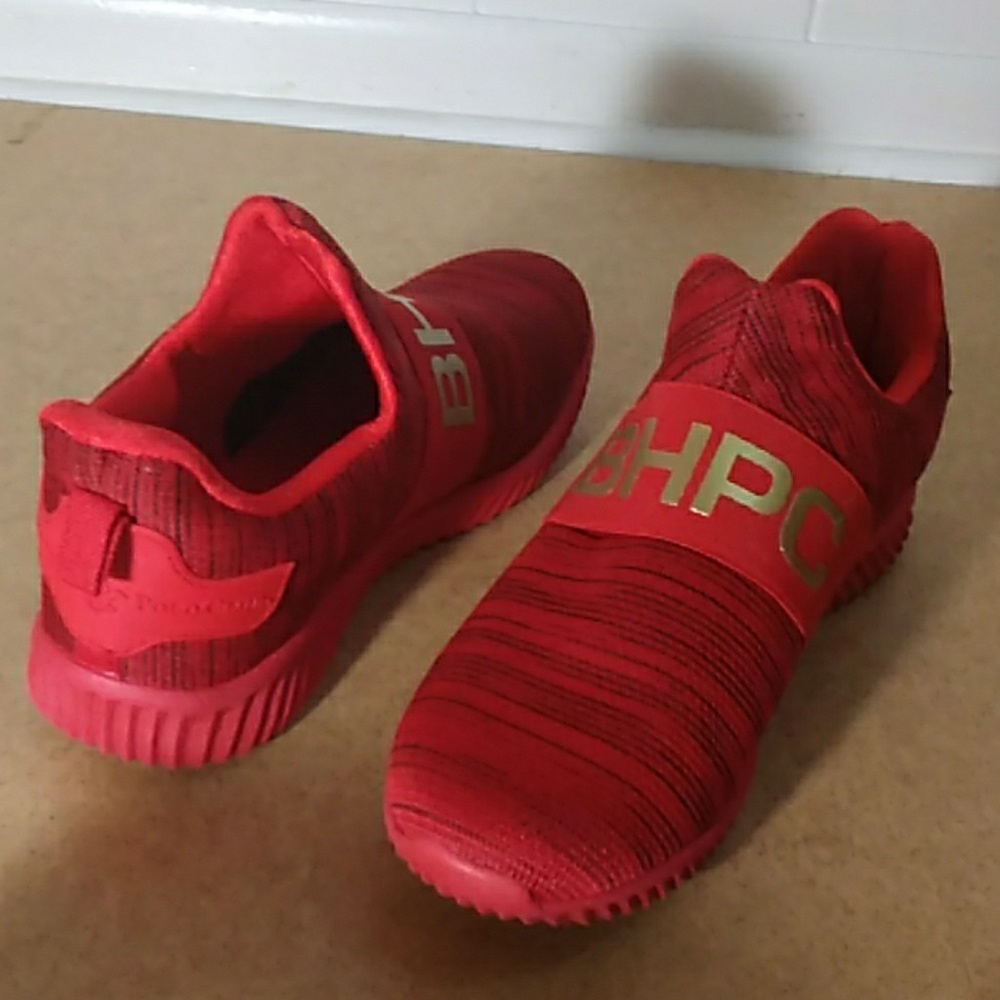 Beverly hills polo club shoes . One pair.